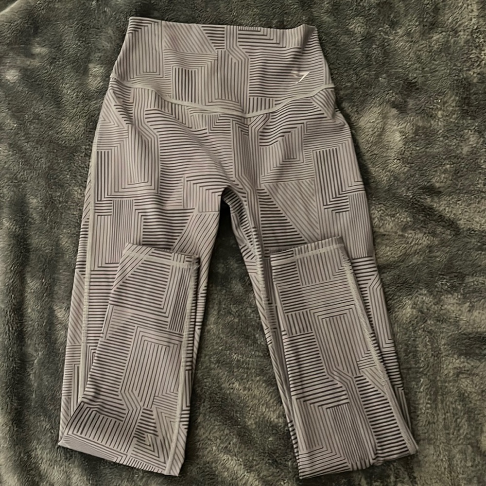 Gymshark like new leggings sz small